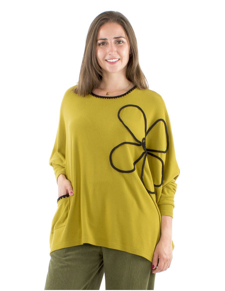 Pull poncho 65% viscose 30 % polyester 5% élasthanne brodé