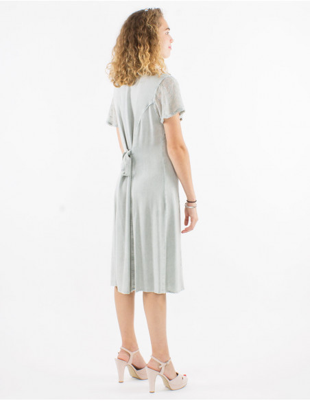 Robe viscose brodée manches courtes